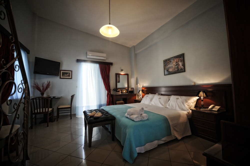 Irida Resort — Hotel rooms in Kyparissia, Peloponnese