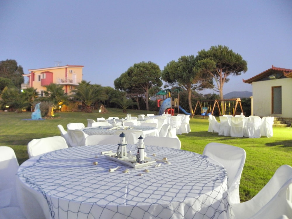 Irida Resort — Attractions for children in Kyparissia, Peloponnese