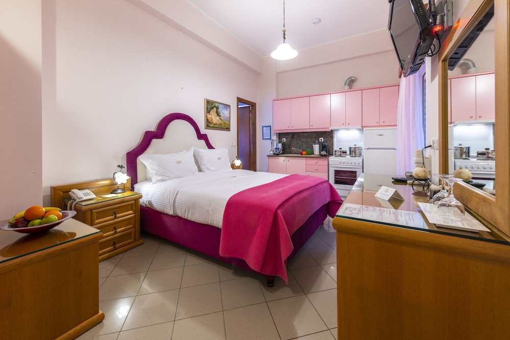 Irida Resort — Hotel rooms in Kyparissia, Peloponnese