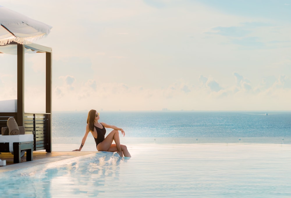 The Fives Downtown Hotel - Curio Collection by Hilton — Swimming pool in Playa del Carmen, Quintana Roo