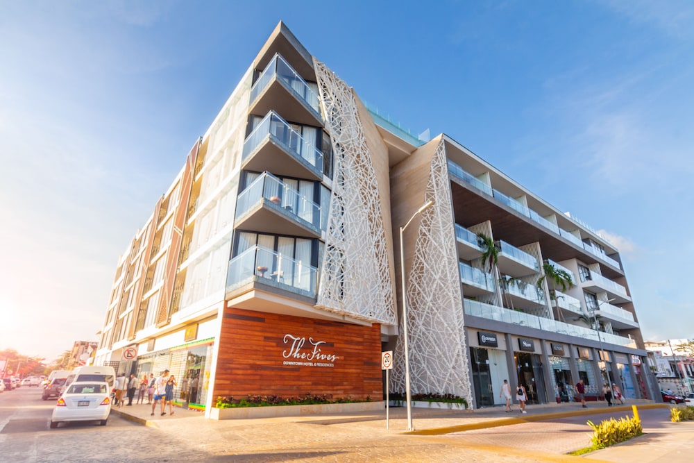 The Fives Downtown Hotel - Curio Collection by Hilton — Hotel building in Playa del Carmen, Quintana Roo