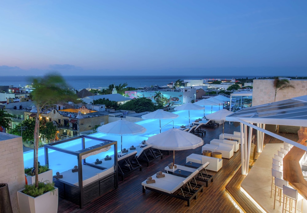 The Fives Downtown Hotel - Curio Collection by Hilton — Restaurant & bars in Playa del Carmen, Quintana Roo