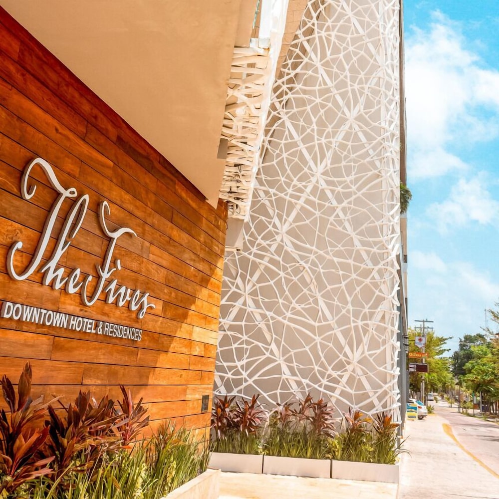 The Fives Downtown Hotel - Curio Collection by Hilton — Hotel building in Playa del Carmen, Quintana Roo