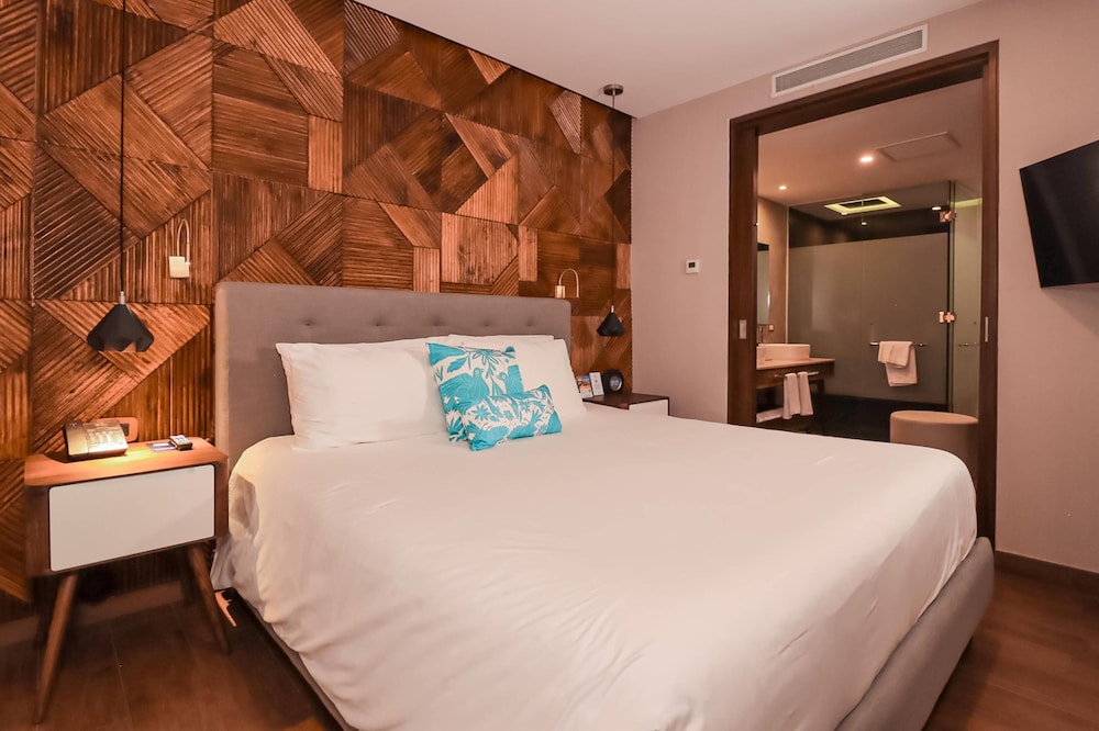 The Fives Downtown Hotel - Curio Collection by Hilton — Hotel rooms in Playa del Carmen, Quintana Roo