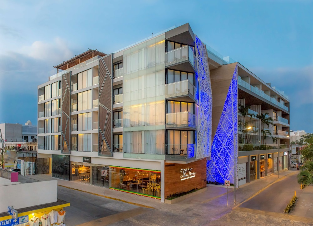 The Fives Downtown Hotel - Curio Collection by Hilton — Hotel building in Playa del Carmen, Quintana Roo