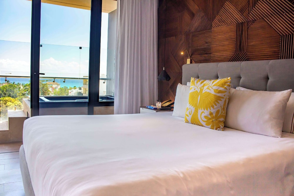 The Fives Downtown Hotel - Curio Collection by Hilton — Hotel rooms in Playa del Carmen, Quintana Roo