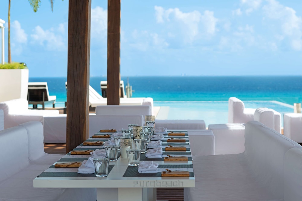 The Fives Downtown Hotel - Curio Collection by Hilton — Restaurant & bars in Playa del Carmen, Quintana Roo