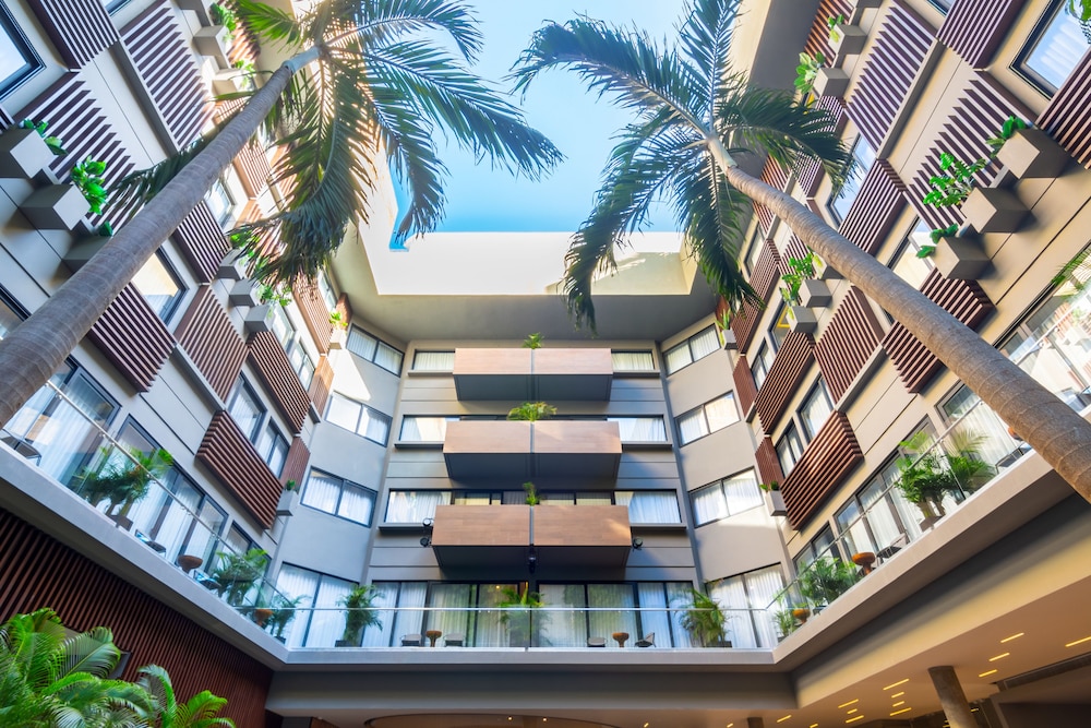 The Fives Downtown Hotel - Curio Collection by Hilton — Hotel building in Playa del Carmen, Quintana Roo