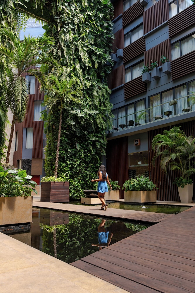 The Fives Downtown Hotel - Curio Collection by Hilton — Hotel building in Playa del Carmen, Quintana Roo