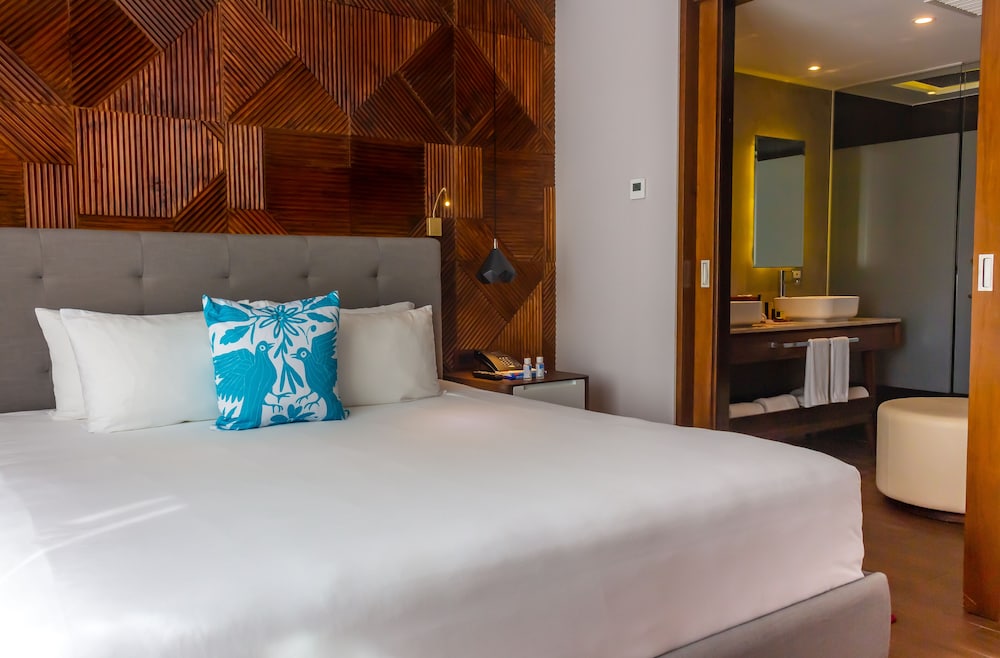 The Fives Downtown Hotel - Curio Collection by Hilton — Hotel rooms in Playa del Carmen, Quintana Roo