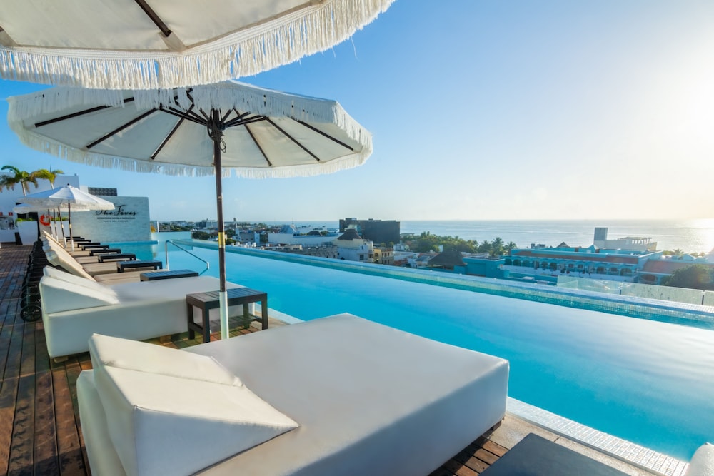The Fives Downtown Hotel - Curio Collection by Hilton — Swimming pool in Playa del Carmen, Quintana Roo