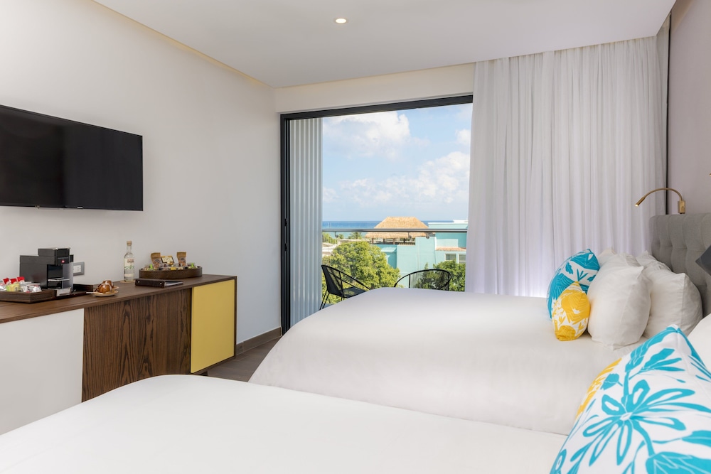 The Fives Downtown Hotel - Curio Collection by Hilton — Hotel rooms in Playa del Carmen, Quintana Roo