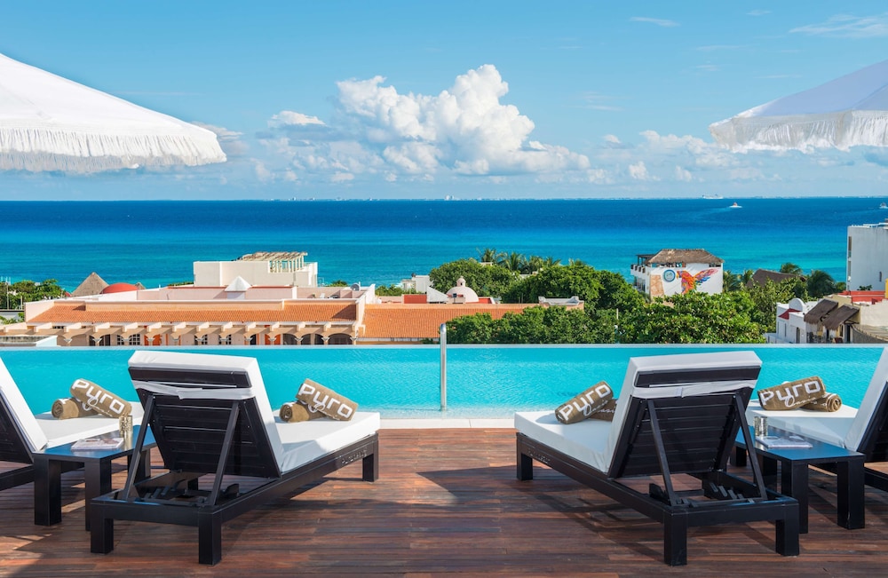 The Fives Downtown Hotel - Curio Collection by Hilton — Swimming pool in Playa del Carmen, Quintana Roo