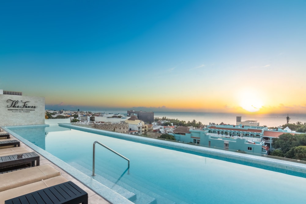 The Fives Downtown Hotel - Curio Collection by Hilton — Swimming pool in Playa del Carmen, Quintana Roo