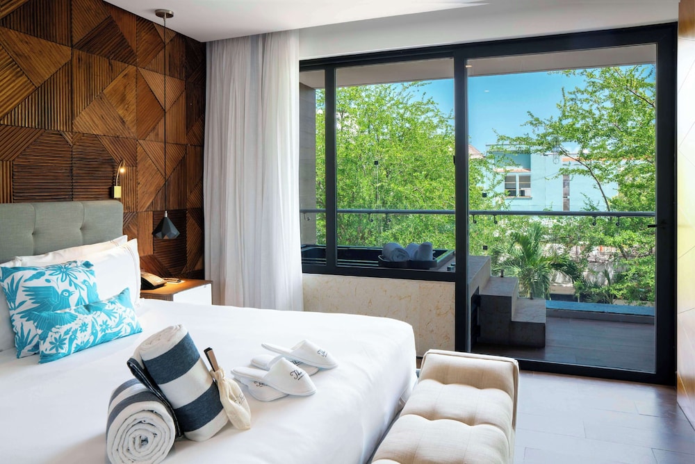 The Fives Downtown Hotel - Curio Collection by Hilton — Hotel rooms in Playa del Carmen, Quintana Roo