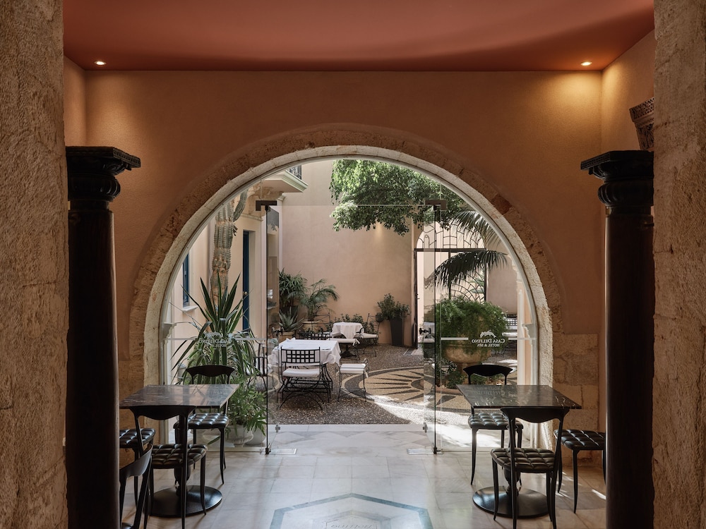 Casa Delfino Hotel & Spa - Small Luxury Hotels of the World — Restaurant & bars in Chania