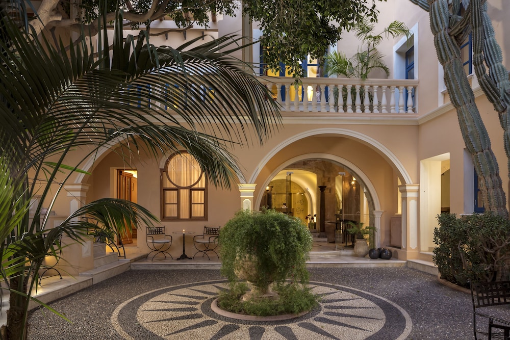 Casa Delfino Hotel & Spa - Small Luxury Hotels of the World — Hotel building in Chania