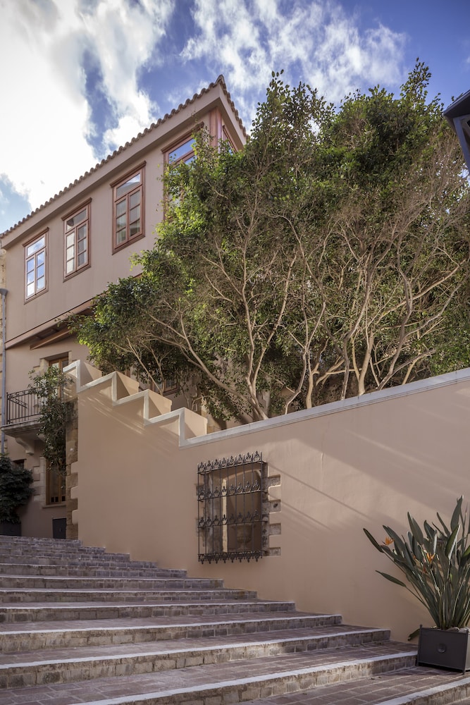 Casa Delfino Hotel & Spa - Small Luxury Hotels of the World — Hotel building in Chania