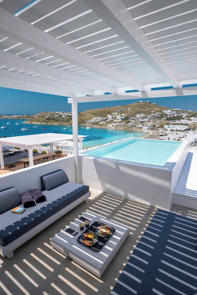 Deliades Mykonos — Swimming pool in Ornos, South Aegean