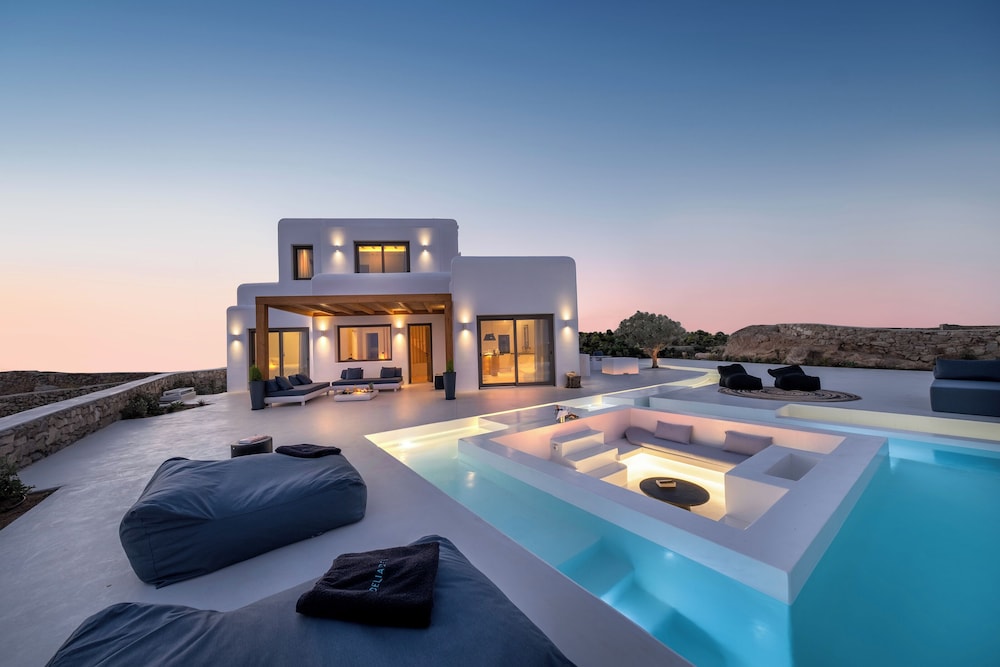 Deliades Mykonos — Swimming pool in Ornos, South Aegean