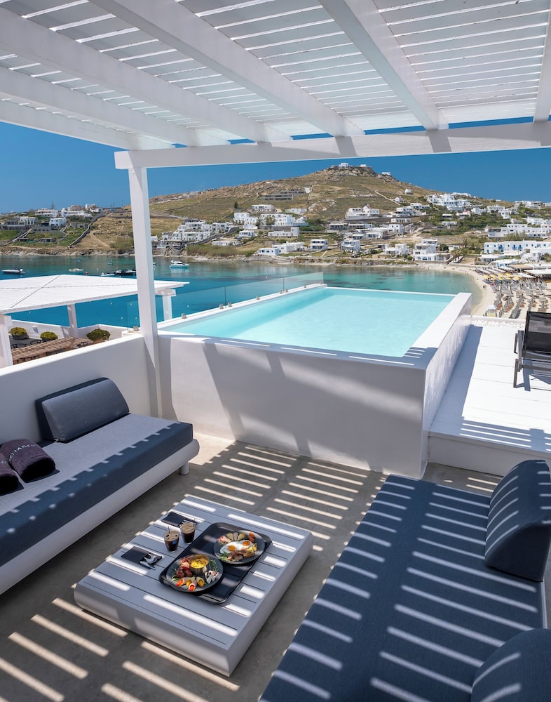 Deliades Mykonos — Swimming pool in Ornos, South Aegean