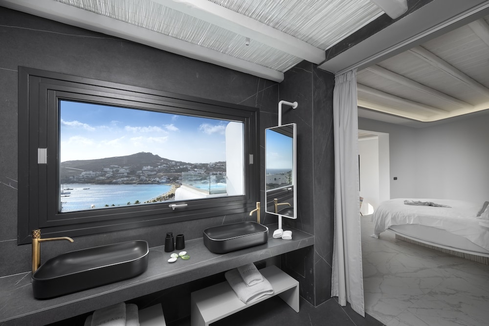 Deliades Mykonos — Hotel rooms in Ornos, South Aegean