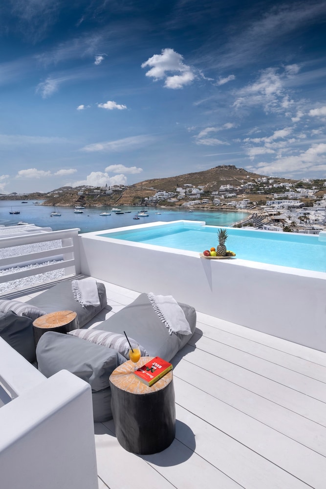 Deliades Mykonos — Swimming pool in Ornos, South Aegean