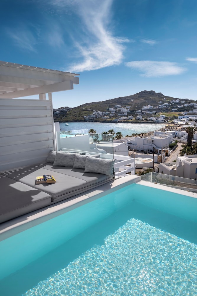 Deliades Mykonos — Swimming pool in Ornos, South Aegean