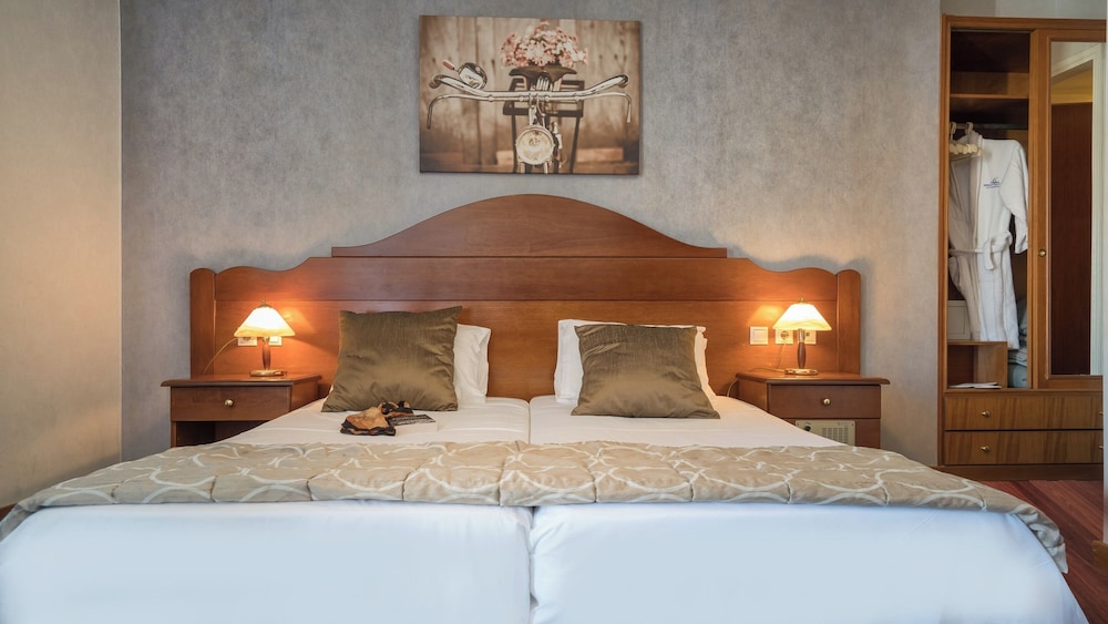 Diana Hotel — Hotel rooms in Zante Town, Ionian Islands