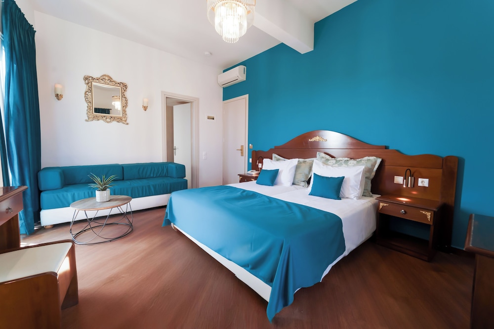 Diana Hotel — Hotel rooms in Zante Town, Ionian Islands