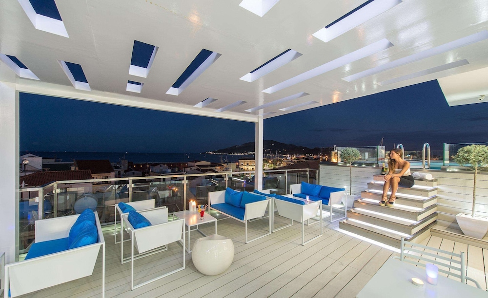 Diana Hotel — Restaurant & bars in Zante Town, Ionian Islands