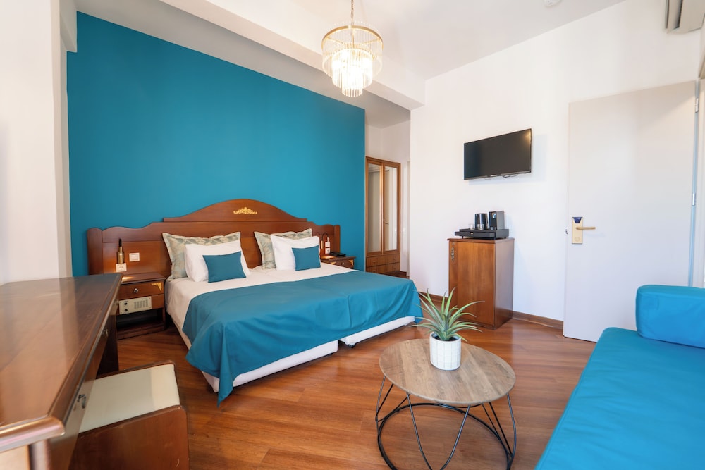 Diana Hotel — Hotel rooms in Zante Town, Ionian Islands