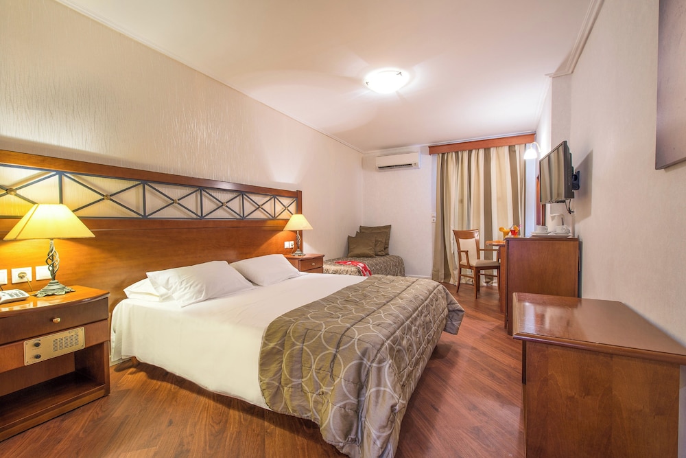 Diana Hotel — Hotel rooms in Zante Town, Ionian Islands
