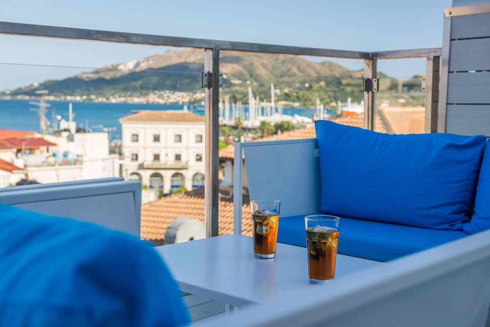 Diana Hotel — Restaurant & bars in Zante Town, Ionian Islands