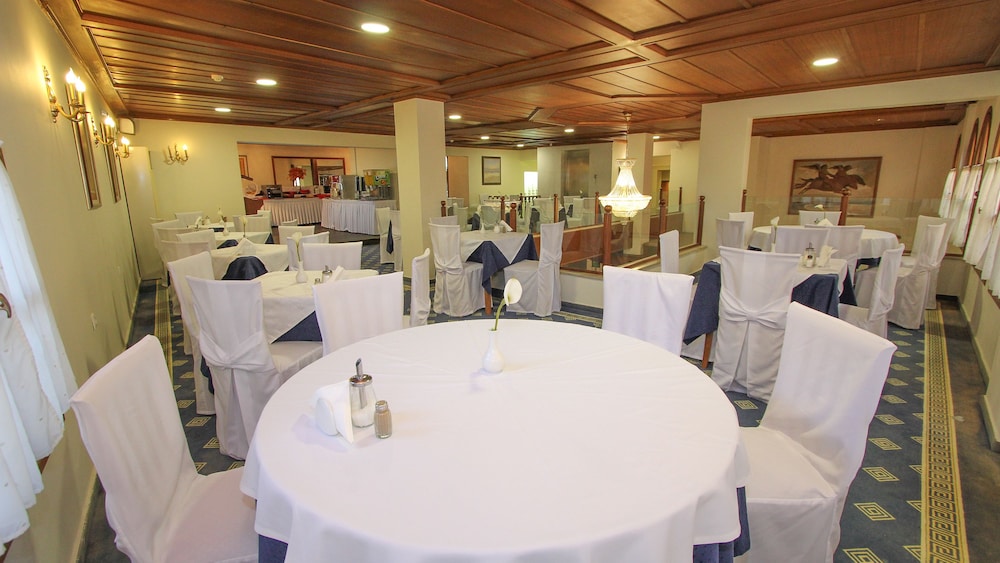Diana Hotel — Restaurant & bars in Zante Town, Ionian Islands