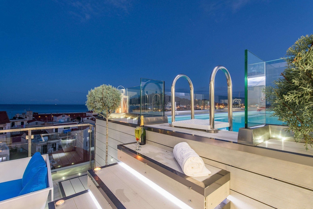 Diana Hotel — Swimming pool in Zante Town, Ionian Islands