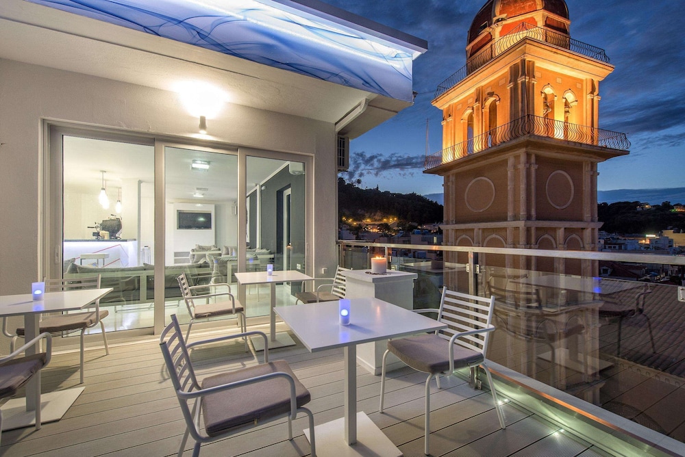 Diana Hotel — Hotel building in Zante Town, Ionian Islands