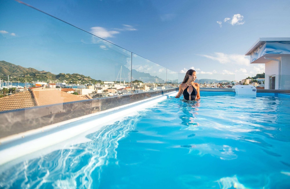 Diana Hotel — Swimming pool in Zante Town, Ionian Islands