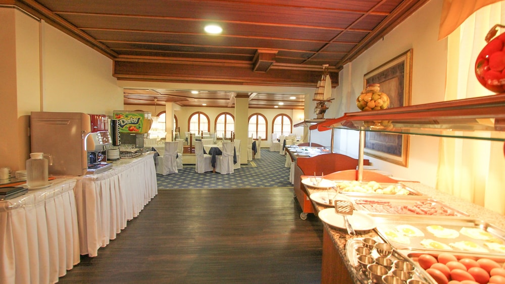 Diana Hotel — Restaurant & bars in Zante Town, Ionian Islands