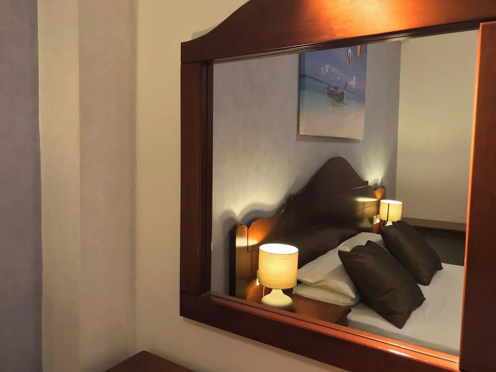 Diana Hotel — Hotel rooms in Zante Town, Ionian Islands
