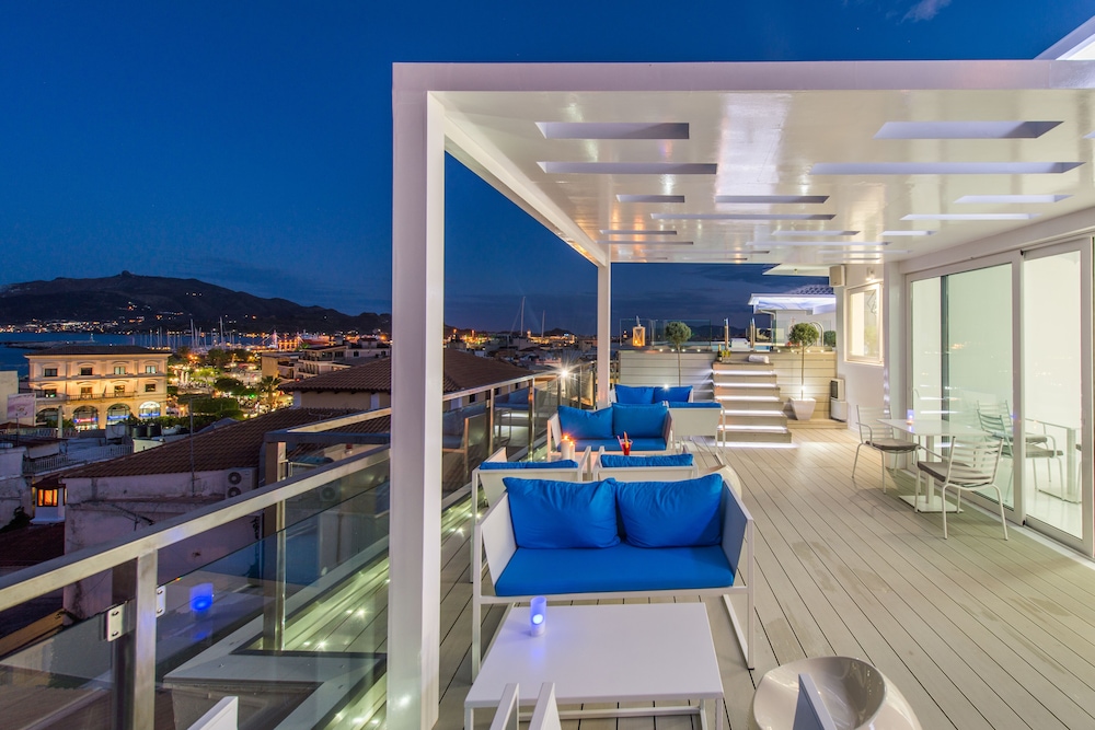 Diana Hotel — Hotel rooms in Zante Town, Ionian Islands