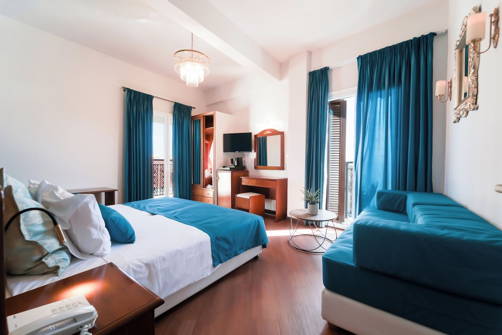 Diana Hotel — Hotel rooms in Zante Town, Ionian Islands
