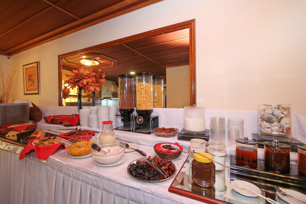 Diana Hotel — Restaurant & bars in Zante Town, Ionian Islands