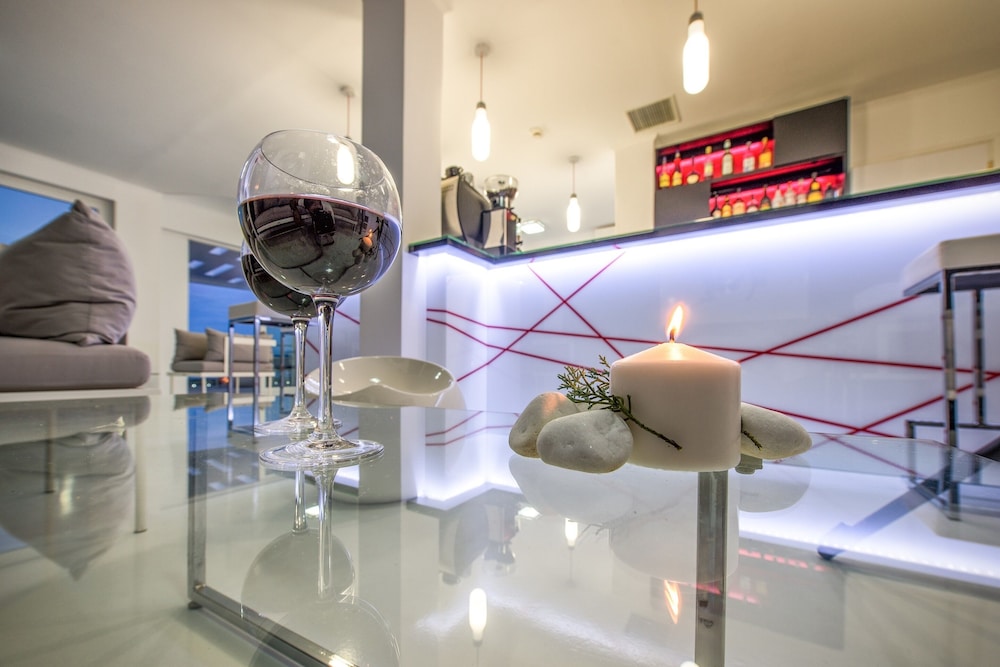 Diana Hotel — Restaurant & bars in Zante Town, Ionian Islands