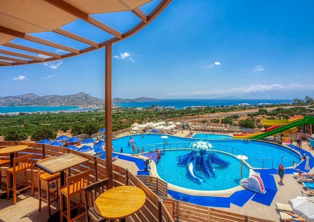 . Elounda Residence Resort & Waterpark