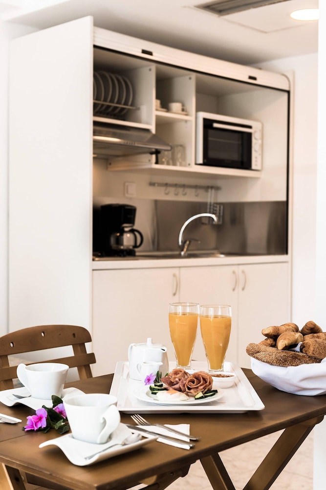Esperia City Hotel — Hotel rooms in Rhodes Town, South Aegean