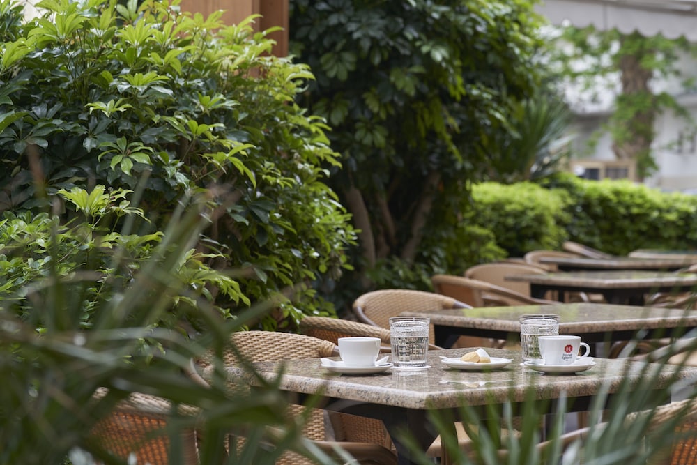 Esperia City Hotel — Restaurant & bars in Rhodes Town, South Aegean