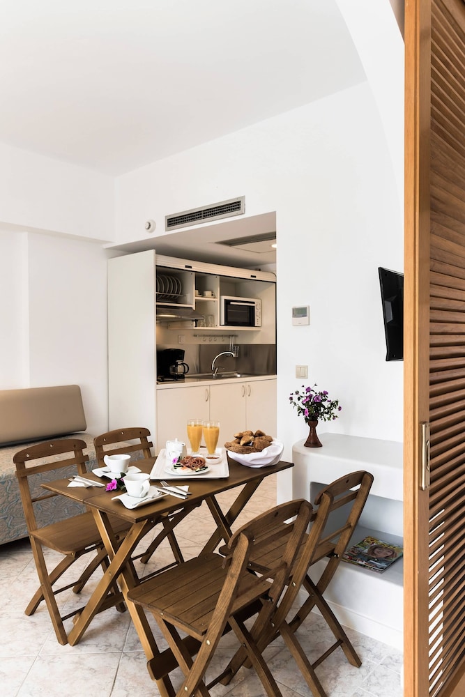 Esperia City Hotel — Hotel rooms in Rhodes Town, South Aegean