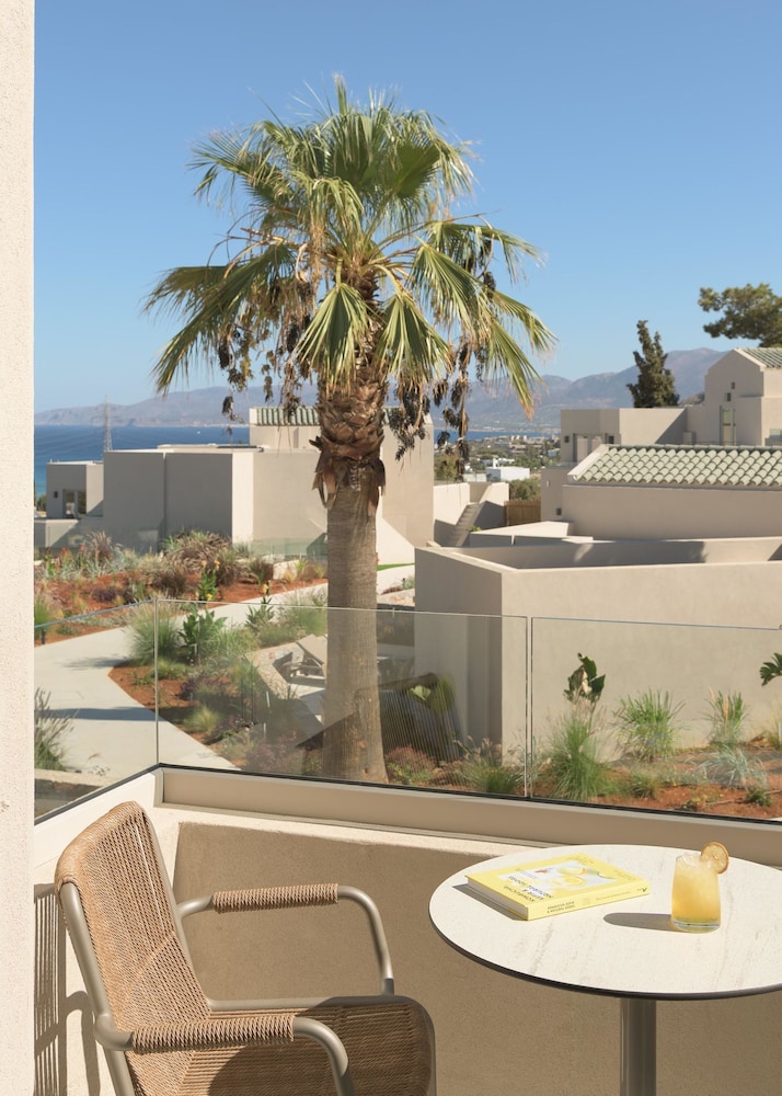 Galaxy Suites Boutique Resort — Hotel building in Hersonissos