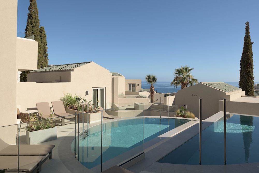 Galaxy Suites Boutique Resort — Swimming pool in Hersonissos